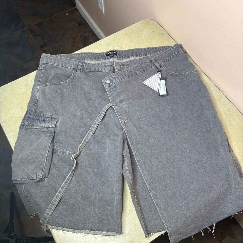 PrettyLittleThing Gray Jean Shorts